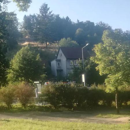 Suhl - Ihre Erholsame Arbeiterwohnung In Zentrumnaehe Екстер'єр фото