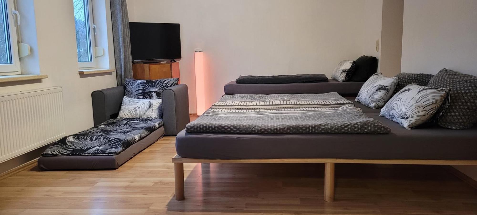 Suhl - Ihre Erholsame Arbeiterwohnung In Zentrumnaehe Екстер'єр фото